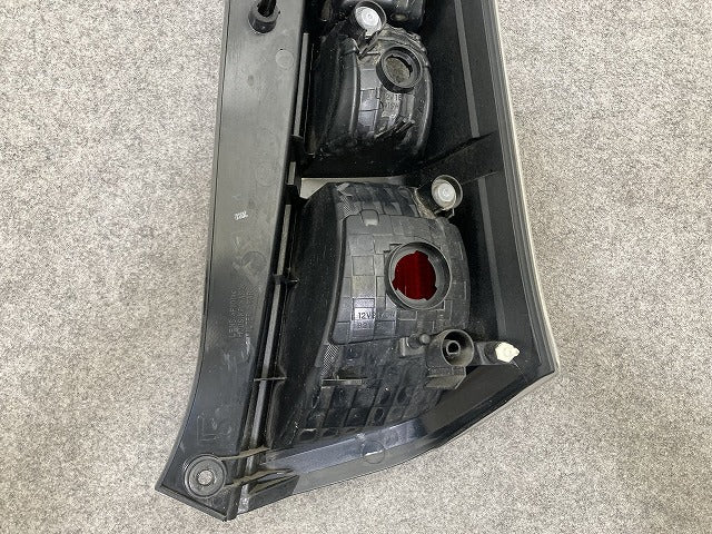 ワゴンR スティングレー/MH23S 純正 左 テールランプ/ライト/レンズ ハロゲン LH TOKAIDENSO 35603-70K1 スズキ(149907)