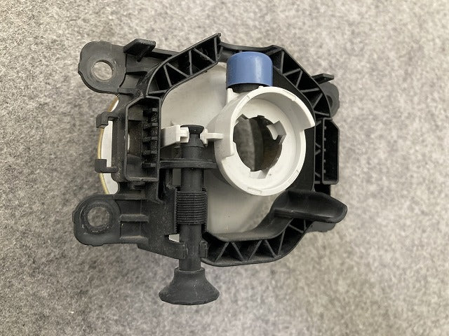ジムニー JB64W 純正 左右共通 フォグランプ/フォグライト ハロゲン VALEO 90054229 スズキ(149908)