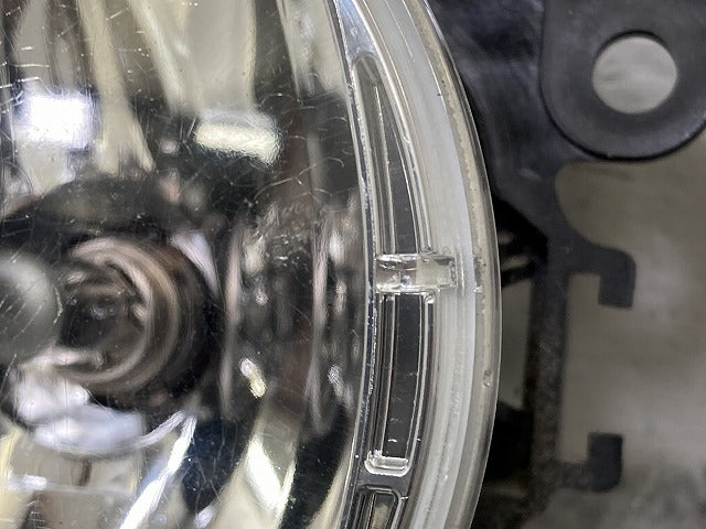 ジムニー JB64W 純正 左右共通 フォグランプ/フォグライト ハロゲン VALEO 90054229 スズキ(149909)