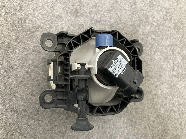 ジムニー JB64W 純正 左右共通 フォグランプ/フォグライト ハロゲン VALEO 90054229 スズキ(149909)