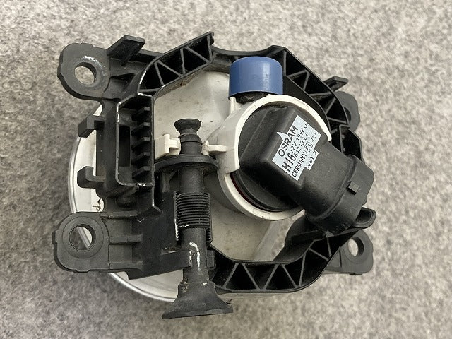 ジムニー JB64W 純正 左右共通 フォグランプ/フォグライト ハロゲン VALEO 90054229 スズキ(149910)