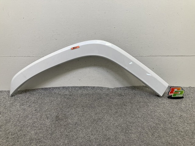 ランドクルーザー/ランクル FJA300W/VJA300W 純正 右 リア フェンダーアーチモール 75605-60120/1/2 ホワイトパール 090 トヨタ(149918)