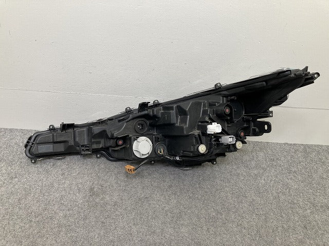 カローラ スポーツ 210系/NRE210H/NRE214H/ZWE211/213/219/MZEA12 純正 右 ヘッドライト/ランプ LED 刻印B RH 12-614 81105-12L10(149920)