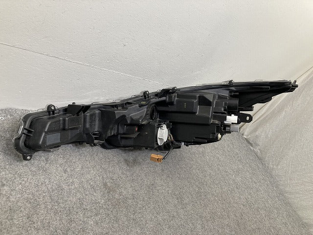カローラ スポーツ 210系/NRE210H/NRE214H/ZWE211/213/219/MZEA12 純正 右 ヘッドライト/ランプ LED 刻印B RH 12-614 81105-12L10(149920)