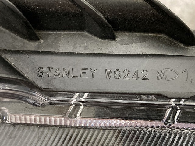 ルーミー/カスタム M900A/M910A 純正 後期 右 ヘッドライト/ランプ レベライザーLED 刻印A5 STANLEY W6242 81110-B1650 トヨタ(149921)