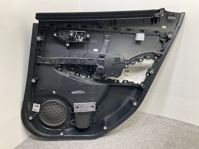 リーフ ZE1 純正 右  リア ドア トリム 82923 5SK0A 素地 日産(149935)