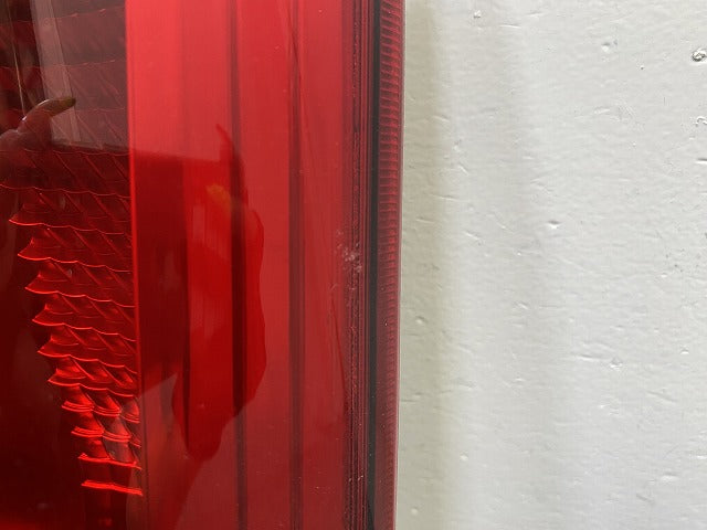 エブリィ DA64V/DA64W 純正 右 テールランプ/ライト/レンズ ハロゲン TOKAIDENSO 35603-68H1 スズキ(149962)