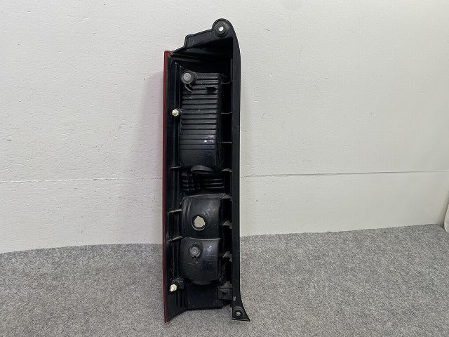 エブリィ DA64V/DA64W 純正 右 テールランプ/ライト/レンズ ハロゲン TOKAIDENSO 35603-68H1 スズキ(149962)