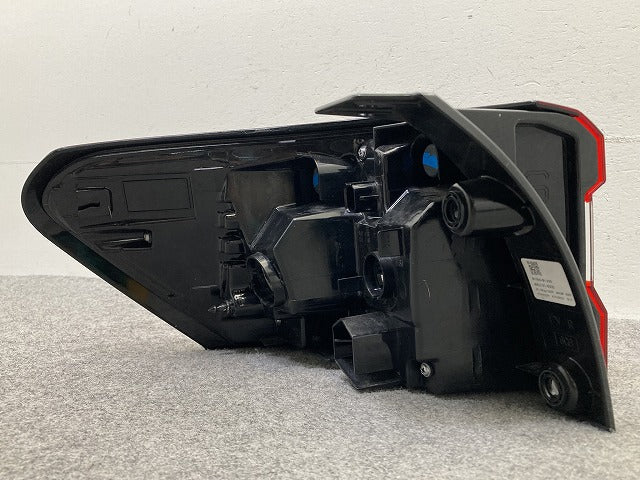ライズ A200A/A210A/A201A/A202A 純正 右 テールランプ/ライト/レンズ LED 刻印S ICHIKOH D248 81551-B1200 トヨタ(149964)