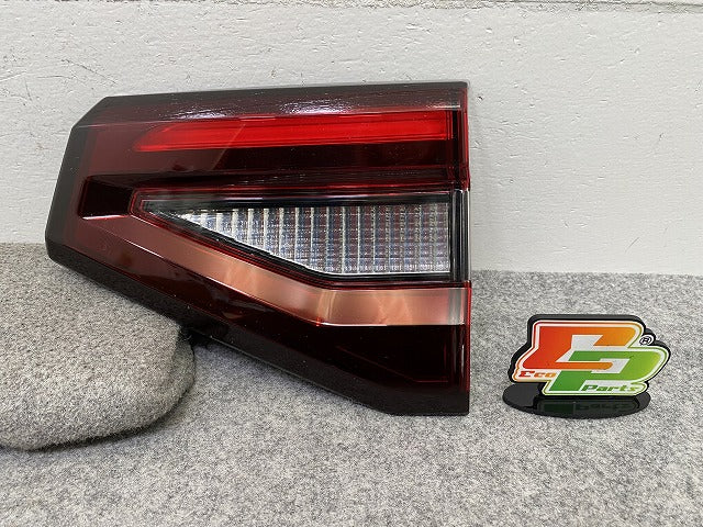 ライズ A200A/A210A/A201A/A202A 純正 右 テールランプ/ライト/レンズ LED フィニッシャーランプ ICHIKOH D249 81580-B1011 トヨタ(149965)