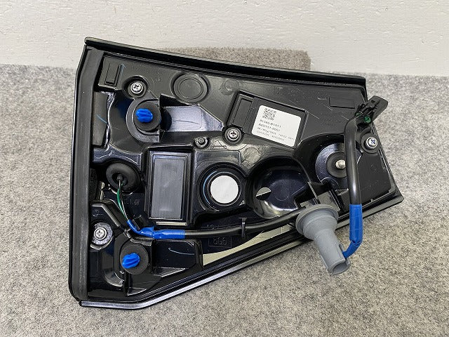 ライズ A200A/A210A/A201A/A202A 純正 右 テールランプ/ライト/レンズ LED フィニッシャーランプ ICHIKOH D249 81580-B1011 トヨタ(149965)