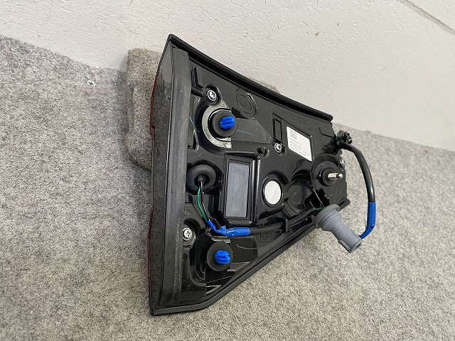 ライズ A200A/A210A/A201A/A202A 純正 右 テールランプ/ライト/レンズ LED フィニッシャーランプ ICHIKOH D249 81580-B1011 トヨタ(149965)