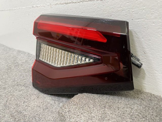 ライズ A200A/A210A/A201A/A202A 純正 左 テールランプ/ライト/レンズ LED フィニッシャーランプ ICHIKOH D249 81590-B1011 トヨタ(149966)