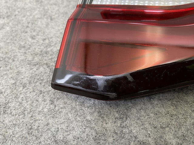 ライズ A200A/A210A/A201A/A202A 純正 左 テールランプ/ライト/レンズ LED フィニッシャーランプ ICHIKOH D249 81590-B1011 トヨタ(149966)