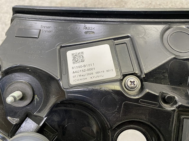 ライズ A200A/A210A/A201A/A202A 純正 左 テールランプ/ライト/レンズ LED フィニッシャーランプ ICHIKOH D249 81590-B1011 トヨタ(149966)
