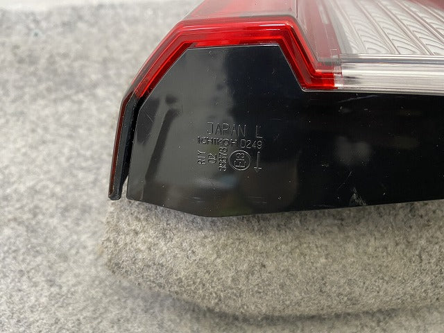 ライズ A200A/A210A/A201A/A202A 純正 左 テールランプ/ライト/レンズ LED フィニッシャーランプ ICHIKOH D249 81590-B1011 トヨタ(149966)