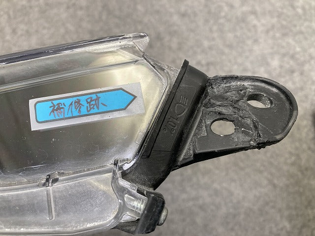 プリウス 50系/ZVW50/ZVW51/ZVW55 純正 右 ヘッドライト/ランプ レベライザーLED 刻印C1 RH KOITO 47-75 トヨタ(150003)