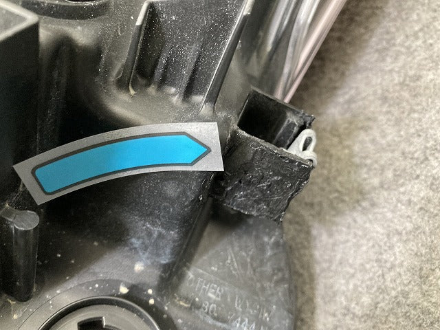 プリウス 50系/ZVW50/ZVW51/ZVW55 純正 右 ヘッドライト/ランプ レベライザーLED 刻印C1 RH KOITO 47-75 トヨタ(150003)