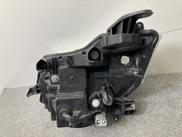 ルーミー M900A/M910A 純正 前期 右 ヘッドライト/ランプ レベライザーLED STANLEY W3918 81130-B1220 トヨタ(150005)