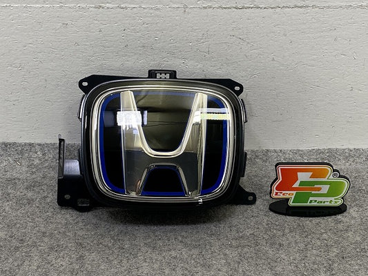 新車取り外し!オデッセイ e:HEV アブソルート RC5 純正 フロント エンブレム/オーナメント ブラック ソリッド ホンダ(150016)