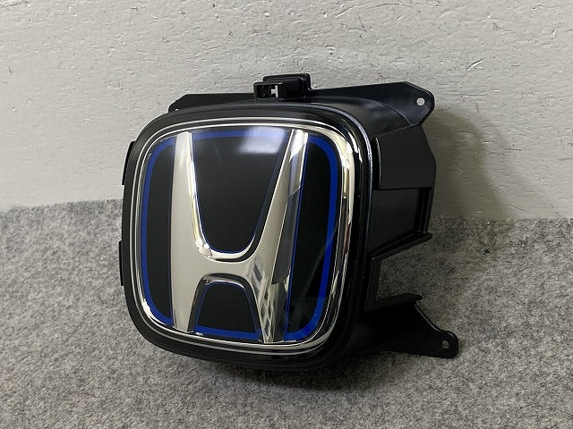 新車取り外し!オデッセイ e:HEV アブソルート RC5 純正 フロント エンブレム/オーナメント ブラック ソリッド ホンダ(150016)