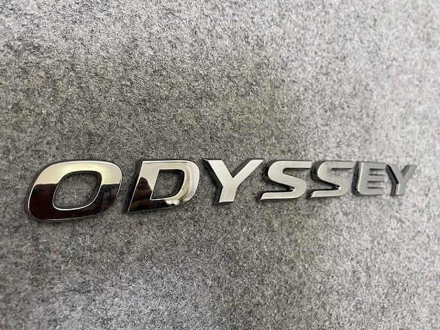 新車取り外し!オデッセイ ハイブリッド e:HEV アブソルート RC4/RC5 純正 リア エンブレム/オーナメント ODYSSEY メッキ ホンダ(150019)