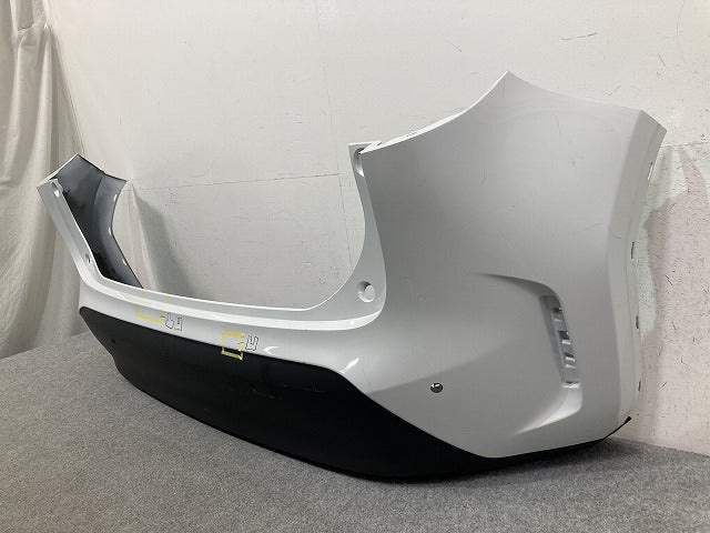 ヤリスクロス MXPB10/MXPB15/MXPJ10/MXPJ15 純正 リア バンパー スポイラー付 Rバンパー 52159-52A90/B00/20 ホワイトパール 089(150040)