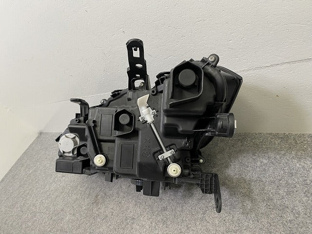 クラウン 220系/ARS220 ハイブリッド/AZSH20/AZSH21/GWS224 純正 右 ヘッドライト/ランプ LED 刻印B RH KOITO 30-450 トヨタ(150051)