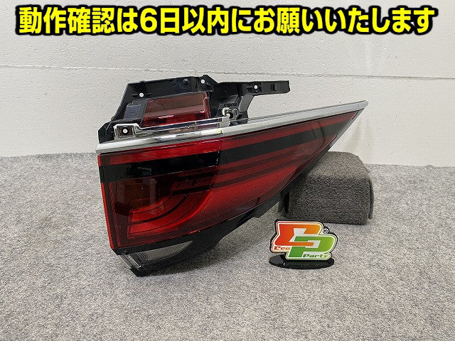 ヴェルファイア 40系/TAHA40W/TAHA45W ハイブリッド/AAHH40W/AAHH45W 純正 右 テールランプ/ライト/レンズ LED RH メッキ トヨタ(150052)