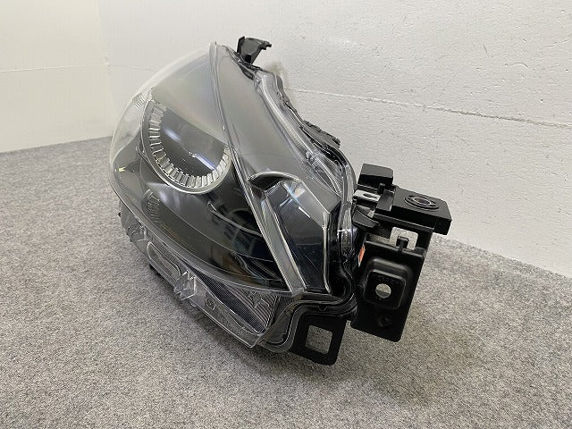 マツダ2/MAZDA 2/ DJLFS/DJLAS/DJ5FS/DJ5AS 純正 右 ヘッドライト/ランプ レベライザーLED 刻印MJ RH KOITO 100-8N03H マツダ(150062)