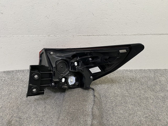 オーラ AURA/ノート NOTE FE13/FSNE13/E13/SNE13 純正 左 テールランプ/ライト/レンズ LED LH ICHIKOH D269 日産(150067)