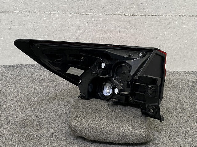 オーラ AURA/ノート NOTE FE13/FSNE13/E13/SNE13 純正 右 テールランプ/ライト/レンズ LED RH ICHIKOH D269 日産(150068)