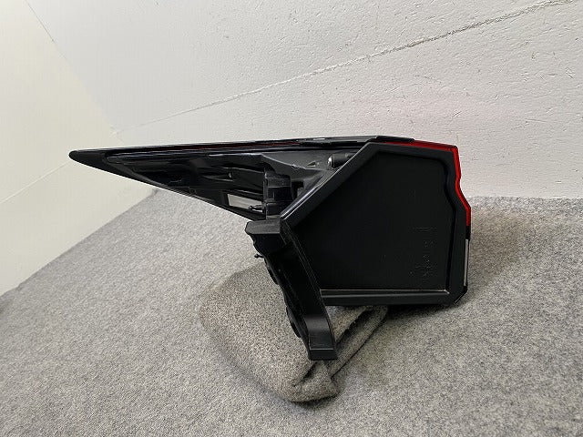 オーラ AURA/ノート NOTE FE13/FSNE13/E13/SNE13 純正 右 テールランプ/ライト/レンズ LED RH ICHIKOH D269 日産(150068)