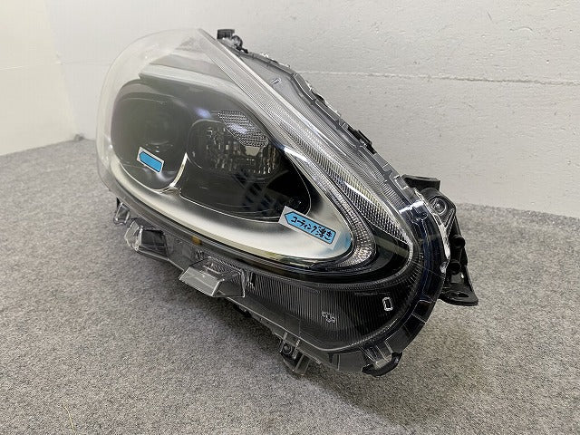シエンタ 170系/NSP170G/NCP175G/NHP170G 純正 後期 右 ヘッドライト/ランプ LED レベライザー 刻印33 ICHIKOH 52-317 81130-52N00(150070)