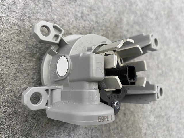 ハリアー ヤリスクロス プリウス アルファード 汎用 純正 右 フォグランプ/フォグライト LED RH KOITO 12-611 トヨタ(150079)