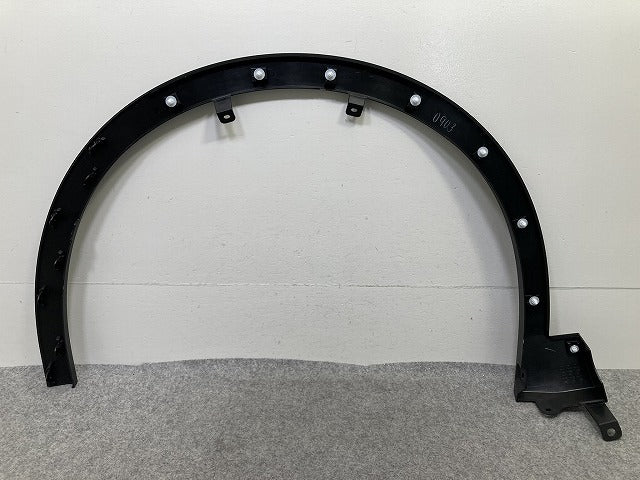 新車取り外し!クラウン クロスオーバー AZSH35/TZSH35 純正 右 フロント フェンダーアーチモール 75601-30130 MSD15-30001-A0 素地(150132)