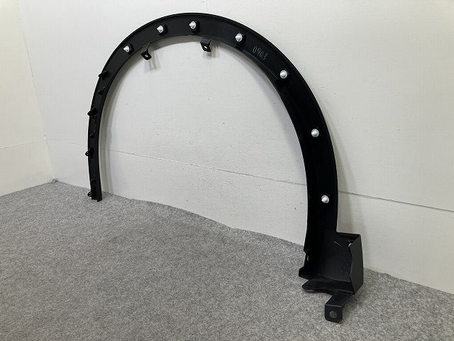 新車取り外し!クラウン クロスオーバー AZSH35/TZSH35 純正 右 フロント フェンダーアーチモール 75601-30130 MSD15-30001-A0 素地(150132)