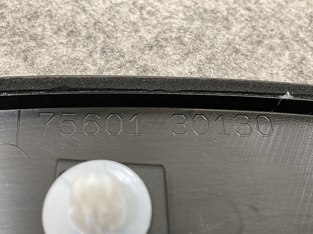 新車取り外し!クラウン クロスオーバー AZSH35/TZSH35 純正 右 フロント フェンダーアーチモール 75601-30130 MSD15-30001-A0 素地(150132)