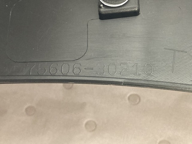 新車取り外し!クラウン クロスオーバー AZSH35/TZSH35 純正 左 リア フェンダーアーチモール LH 75606-30210 MSD15-30001-A0 素地(150133)