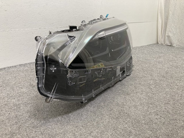ジャンク!ヤリスクロス MXPB10/MXPB15 純正 左 ヘッドライト/ランプ レベライザーLED 刻印B2 LH KOITO 52-325 81150-52N22 トヨタ(150157)