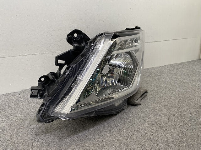 キャラバン NV350 E26 純正 後期 左 ヘッドライト/ランプ ハロゲン レベライザー 刻印A ICHIKOH 1946 26075-5YE5B 日産(150163)