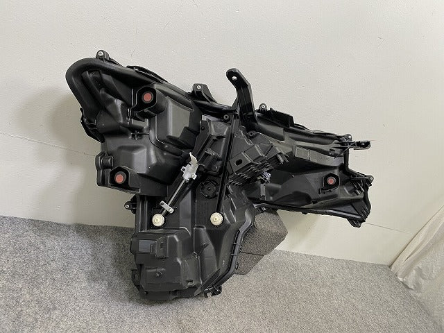 クラウン スポーツ AZSH36W/37W 左 ヘッドライト/ランプ LED 刻印ミ KOITO 30-483 81185-30Q50 トヨタ(150164)