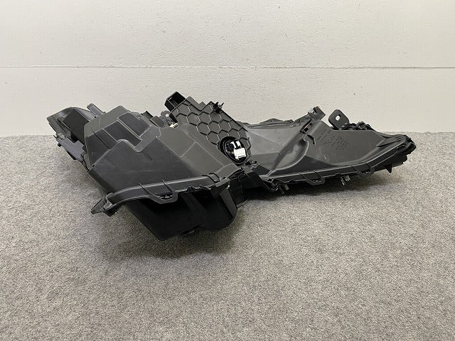 クラウン スポーツ AZSH36W/37W 左 ヘッドライト/ランプ LED 刻印ミ KOITO 30-483 81185-30Q50 トヨタ(150164)