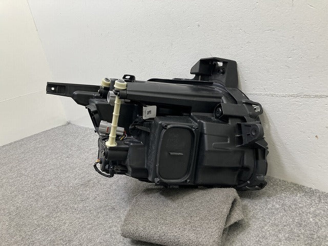 フロンクス WDB3S 純正 左 ヘッドライト/ランプ LED LH AL Automotive Lighting 35300M74TA1 スズキ(150166)