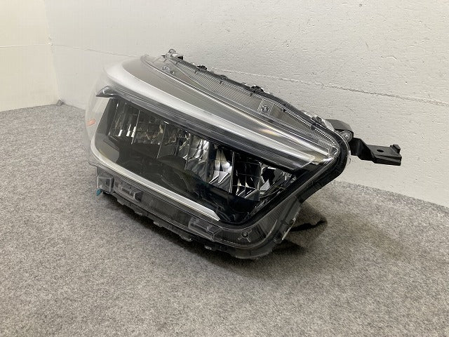 ライズ A200A/A210A/A201A/A202A 純正 後期 右 ヘッドライト/ランプ LED レベライザー 刻印AD1 RH ICHIKOH 1991 トヨタ(150167)