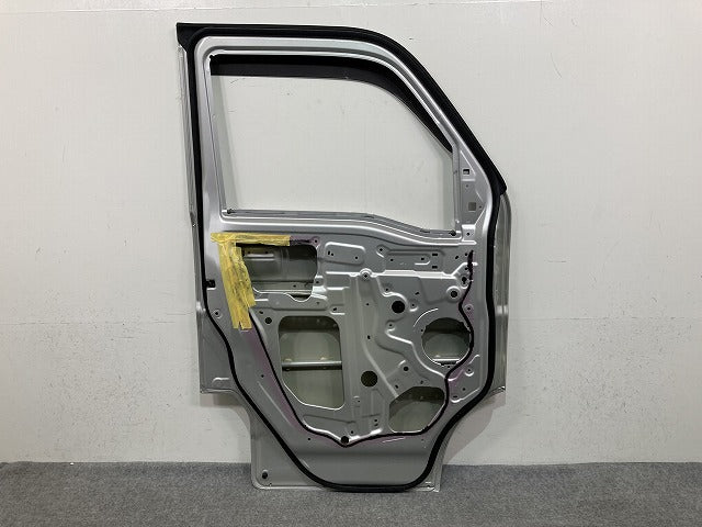 エブリィバン DA17V 純正 左 フロント ドア バイザー付 LH シルキーシルバーメタリック Z2S スズキ(150180)