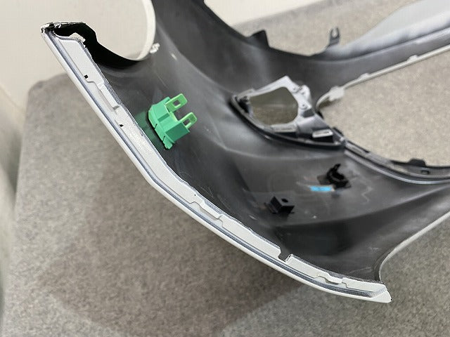 アクア/AQUA MXPK10/MXPK11/MXPK15/MXPK16 純正 フロント バンパー Fバンパー 52119-52D30/40/50 ホワイトパール 089 トヨタ(150184)