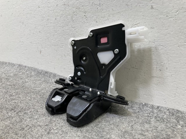 セレナ C27/HC27/HFC27/GC27/GNC27 純正 リア バックドアロック/リアゲートロック 90502-5TA0C 日産(150210)