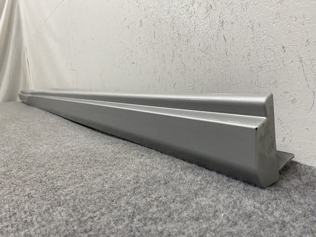 セレナ X/XV/C28/NC28 e-POWER/GC28 右 サイドステップ/サイドスカート 76851 7DA0A/76851 7DE0A シルバーメタリック K23 日産(150213)