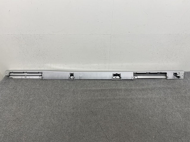 セレナ X/XV/C28/NC28 e-POWER/GC28 右 サイドステップ/サイドスカート 76851 7DA0A/76851 7DE0A シルバーメタリック K23 日産(150213)